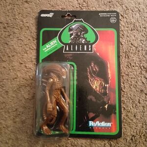 Super7 Aliens: Alien Warrior (Stealth Version) Reaction Figure, Multicolor NEW